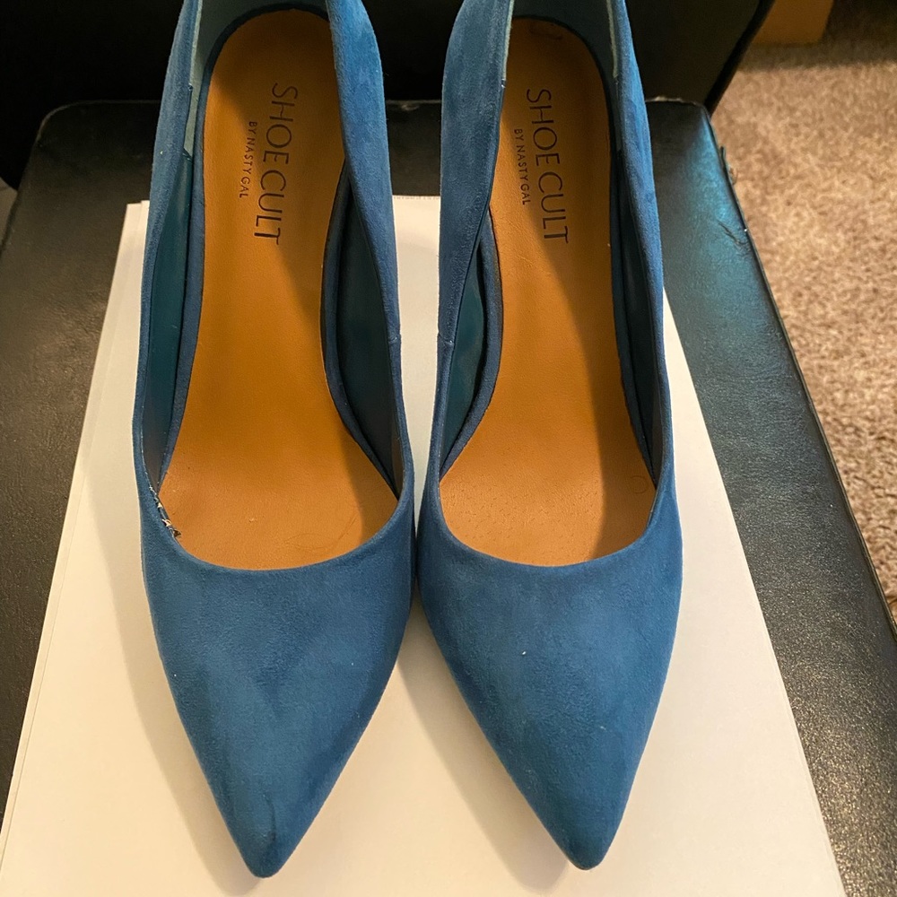 Shoes - Picture 2 of 2